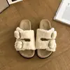 Sandálias femininas slip-on versáteis estilo Birkenstock com pelo, moda outono, antiderrapantes, para o dia a dia com sola grossa, tira com fivela dupla, confortáveis para uso externo
