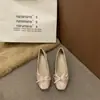2026 Moda Nuevas Llegadas Punta Cuadrada Lunares Franceses Bailarinas Tacón Bajo Zapatos Individuales Niñas Lazo Tacón Grueso Mary Janes
