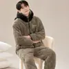 Novas Roupas de Casa Outono e Inverno Pijamas Masculinos Série Guifei de Veludo Cores Claras Acolchoado Quente de Três Camadas com Forro de Fleece