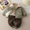 Abrigo de Algodón con Forro Polar para Niño Invierno Algodón para Bebé Nueva Camiseta Base Abrigo de Algodón Abrigo de Invierno Estilo Occidental Conjunto de Tres Piezas