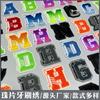 Fabricante directo de bordado de cepillo de dientes con lentejuelas pegatinas de tela de lentejuelas parche de letra de bordado en tela tridimensional pegatinas logo decorativo marca de ropa