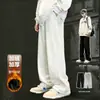 Pantalones rectos de rayas versátiles para moda de otoño para deportes al aire libre, disponibles para adolescentes, pantalones de hombre modelo nuevo 2026