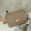 Couro Legítimo Trocado Vegetal de Primeira Camada Nova Bolsa Feminina Transversal Pequena Bolsa Quadrada Pequena Retrô Bolsa de Ombro Casual Versátil Bolsa de Axila