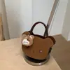 Bolso de mano lindo de oso estilo coreano, bolso de hombro versátil y simple para mujer, nuevo modelo de bolso 2026, bolso cruzado único