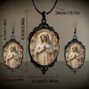 Nuevo Moda Popular Transfronteriza Exquisito Patrón de Diosa Luna Creciente Collar Colgante de Vidrio Joyería Fabricante Venta Directa