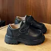 Sapatos de Couro Infantis para Meninos e Meninas Coleção Outono 2025 para Crianças Médias e Maiores Sapatos Sociais para Apresentação Estilo Britânico Estudantil Solado Macio Sapatos para Apresentação no Campus