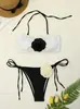 Traje de baño para mujer estilo europeo y americano 2025 con bloques de color, bikini floral 3D, dos piezas sin tirantes con amarre, traje de baño de playa, moda europea y americana