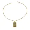 Collar de insignia militar repujada con borde negro exclusivo transfronterizo, acero inoxidable, lujo ligero, collar versátil de acero de titanio para hombre