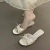 Sandalias Abiertas Elegantes de Tacón Alto Color Champaña, Estilo Hada para Vacaciones de Verano, Adecuadas para Mujeres Petites con Aumento Interno de Altura