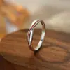 Anel Mobius de Prata Pura S999 com Fio Vermelho Abao, Anéis Minimalistas de Casal de Luxo Leve de Nicho, Anel Aberto Ajustável, Atacado
