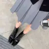 Botines de charol de tacón alto estilo Kendall Jenner para mujer, nuevo modelo otoño/invierno 2026, punta cuadrada, tacón grueso negro, botas ajustadas hasta la mitad de la pantorrilla
