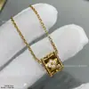 Collar Calidoscopio Cintura Delgada, versión de alta gama V-oro con bordes de cuentas e incrustaciones de diamantes, Pulsera Calidoscopio Van Cleef fabricada con precisión CNC, versátil y de nicho