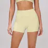 Shorts de yoga transfronterizos europeos y americanos con acabado cepillado para mujer, con un diseño sin costuras, ajustado al cuerpo, de cintura alta y que realza los glúteos, adecuados para deportes, running, fitness y secado rápido. 5555