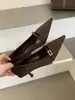 Zapatos de tacón de aguja de punta fina y corte bajo estilo vintage para mujer, nuevo otoño 2026 diseño elegante de gamuza francesa
