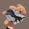 ¡Dios mío! ¡Tan lindo! Scrunchie de peluche súper adorable a cuadros para un peinado de moño juguetón