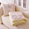 Almohada y Manta de Doble Uso para el Día de San Valentín, Dos en Uno, Forro Polar y Engrosada, Cojín para Siesta de Oficina de Boda de Invierno Rojo