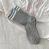 Calcetines de Mujer Estilo Coreano Otoño e Invierno Nuevos Calcetines de Media Caña de Doble Aguja Venta al por Mayor Calcetines Holgados de Mujer Estilo Japonés Bloque de Color Rayados Algodón