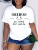 Abrazos gratis son solo una broma, no me toques camiseta de verano para mujer gráfica divertida para introvertidos casual negra