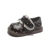 Zapatos de piel de lunares estilo coreano para niñas, zapatos de princesa retro de encaje y lazo para otoño/invierno, zapatos infantiles de suela blanda con velcro