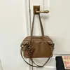 2026 Nueva Tendencia de Moda Otoño Invierno Bolso de Mano de un Hombro para Mujer Gran Capacidad Bolso Bowling de Moda Versátil Estilo para Viajar