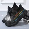 Zapatos deportivos Flyknit de inyección 2023 multicolor puntera redonda cordones frontales caña baja zapatos de estudiante ocio deportes correr viaje