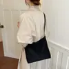 Bolso Tote de Felpa Gamuzada Gran Capacidad para Mujer 2026 Nuevo Otoño Retro Versátil Bolso Cruzado Simple Bolso de Hombro Único Tipo Cubo