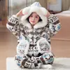 Conjunto de pijama outono e inverno para meninas, novo estilo 2026, fleece de coral, roupa de dormir quente com capuz para crianças e bebês