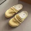 Mules cerrados estilo Birkenstock de suela gruesa súper elegantes para mujer, nuevas sandalias perezosas primavera-verano 2026