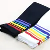 Venta al por mayor del fabricante Calcetines Nuevos de Estilo Coreano para Niños de Primavera y Otoño, Calcetines de Algodón a Media Pantorrilla Rectos con Rayas Arcoíris, Calcetines para Niñas hasta la Rodilla