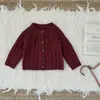 Roupas Infantis Cutemily Outono e Inverno Conjunto Vermelho Suéter Top Crochê à Mão Retrô + Saia Plissada Conjunto de 2 Peças