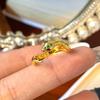Lujo Ligero Sensación de Alta Gama Estilo Nuevo Chino Año de la Serpiente Anillo de Serpiente Dorada Pequeña Pulsera con Agujero de Serpiente Espiritual de Diamantes Pulsera de Serpiente