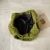 Bolso tote minimalista de estilo coreano con textura de lunares para el hombro para mujer, nuevo modelo 2026, alto valor estético, bolso de mano y bolso de hombro únicos para mujer