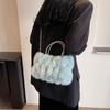 Bolso de mano de felpa de alta gama para mujer, bandolera de hombro con cadena de alta calidad, estilo socialité, para otoño e invierno, 2023