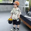 Conjunto de Verano para Niños 2026 Nuevo Elegante y a la Moda para Niños Pequeños de 3-5 Años, Conjunto de Dos Piezas de Manga Corta y Shorts para Niños