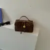 Bolso de mano retro para otoño e invierno, nuevo bolso de hombro mate de moda para mujer 2026, bolso cruzado de gamuza para ir al trabajo