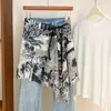 Saia Midi Camada Estilo Avental com Renda Floral Lavada com Tinta Retrô para Mulheres, Cobre Quadris, Cobre Bumbum, Jeans com Atmosfera em Camadas