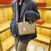 Bolsa de mano vintage transfronteriza para mujer 2026 nuevo modelo de gran capacidad para dama, bolso de hombro y cruzado moderno y versátil