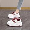 Zapatos Blancos para Mujer Primavera 2025 Nuevo Estilo Trendy Caliente Suela Ligera Suave Versátil Suela Gruesa Tenis Deportivos y de Ocio