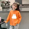 Camiseta super fofa de manga comprida para meninas, outono, algodão puro, nova roupa de desenho animado 2026, camiseta básica para meninas, roupa de outono para crianças