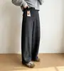 Calças Shen Outono/Inverno! Calça casual de lã macia e lisa, elegante e com caimento. Calça cropped larga, folgada, relaxada, para um visual preguiçoso e que afina a silhueta.