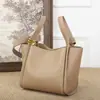 Bolsa Saco de Couro Genuíno Modelo 2026 para Mulheres, Bolsa de Ombro Transversal de Couro Bovino de Primeira Camada, Bolsa Saco Versátil para o Dia a Dia