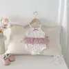 Traje de verano dulce y lindo para bebé, mameluco delgado, mameluco, ropa de bebé floral con ribete de encaje y tirantes para niñas