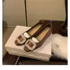Sapatos de Salto Alto Femininos de Alta Qualidade, Novo Estilo Primavera 2026, Elegantes e Luxuosos, Fivela Quadrada Versátil, Sapatos de Salto Alto Quadrados Pequenos para Mulheres, Adequados para Uso Externo