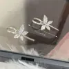 Brincos Pingente Borboleta de Zircônia Coreana, Luxo Leve, Personalizados, Versáteis, Temperamento de Nicho, Brincos de Alta Qualidade, Atacado para Mulheres