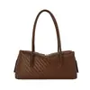 Elegante bolsa de almohada con patrón tejido para mujer, nueva moda 2026, bolso cruzado Boston versátil para hombro