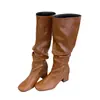 Botas altas de estilo retro con punta cuadrada, nuevo modelo otoño e invierno 2026, botas largas de tacón grueso arrugadas y apiladas, botas slip-on versátiles