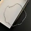 Collar largo atmosférico de alta calidad para mujer, cadena de suéter de nicho de lujo ligera y no se decolora, cadena de suéter de otoño e invierno de alta gama, venta al por mayor