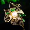 Broche elegante estilo coreano de pérola de água doce folha verde criativo elegante zircônia acessórios de pino de alta qualidade para roupas femininas