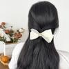 Grampo de cabelo estilo Chanel com laço, alfabeto inglês feminino, design de nicho coreano, acessórios de cabelo de celebridades da Internet de alta qualidade e combinação perfeita