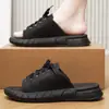 Chinelo Masculino 2025 Verão Novo Antiderrapante Casual Masculino para Uso Externo Esportivo Solado Grosso Sandálias de Praia Sapatos de Praia